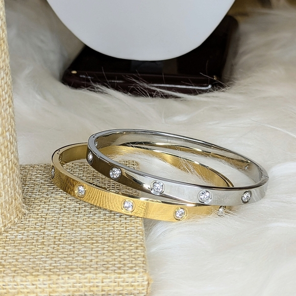 Bangles & Bracelets - Picture 3 of 16